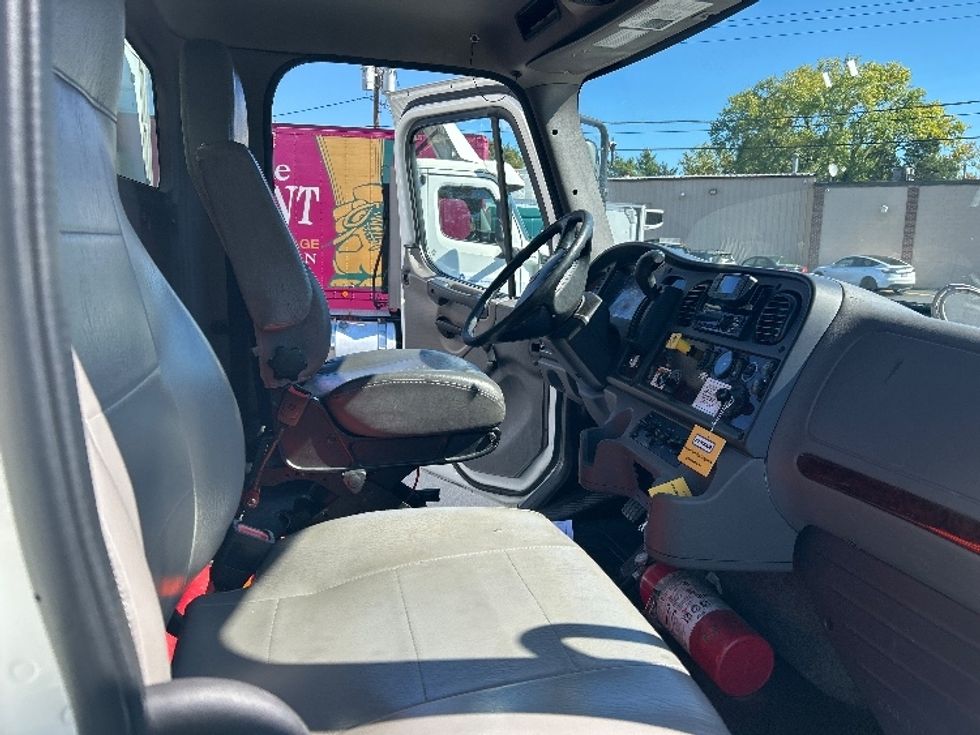 Medium Duty Box Truck-Light and Medium Duty Trucks-Freightliner-2021-M2-Braintree-MA-237,422\n\t\tmiles-$ 42,750 - Image 22