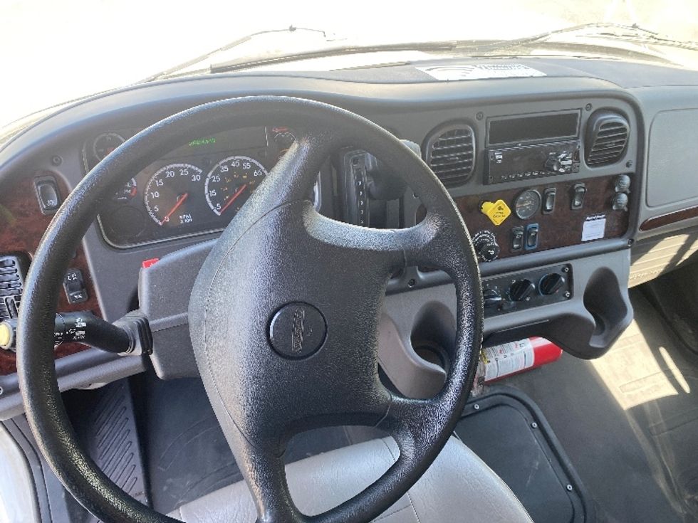 Medium Duty Box Truck-Light and Medium Duty Trucks-Freightliner-2021-M2-Brooklyn Park-MN-107,170\n\t\tmiles-$ 62,000 - Image 16