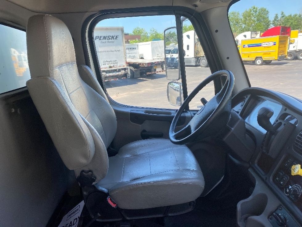 Medium Duty Box Truck-Light and Medium Duty Trucks-Freightliner-2021-M2-Brooklyn Park-MN-107,170\n\t\tmiles-$ 62,000 - Image 21