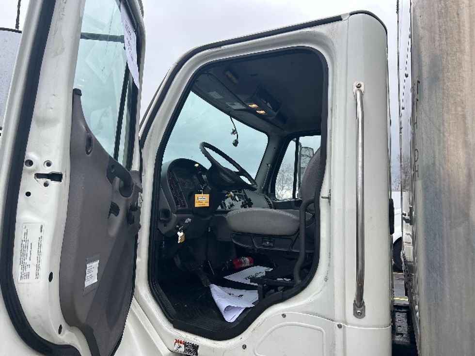 Medium Duty Box Truck-Light and Medium Duty Trucks-Freightliner-2021-M2-Brooklyn Park-MN-239,324\n\t\tmiles-$ 48,750 - Image 15