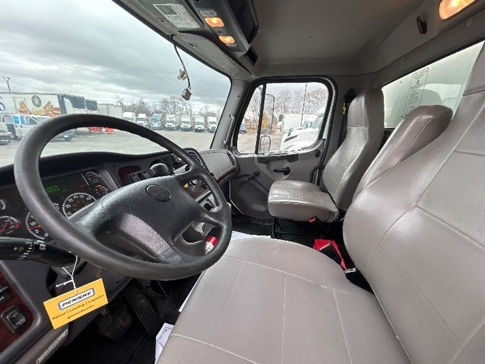 Medium Duty Box Truck-Light and Medium Duty Trucks-Freightliner-2021-M2-Brooklyn Park-MN-239,324\n\t\tmiles-$ 48,750 - Image 16