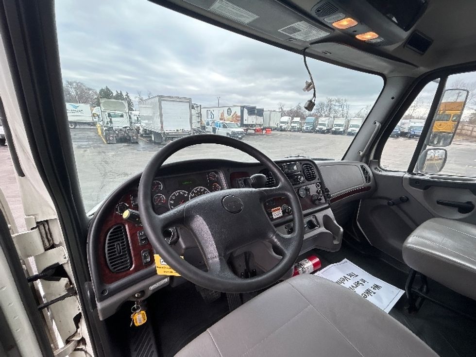 Medium Duty Box Truck-Light and Medium Duty Trucks-Freightliner-2021-M2-Brooklyn Park-MN-239,324\n\t\tmiles-$ 48,750 - Image 17