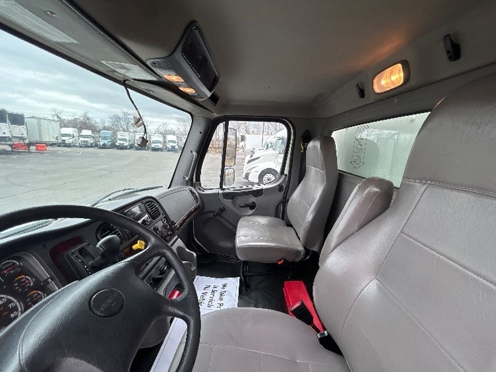 Medium Duty Box Truck-Light and Medium Duty Trucks-Freightliner-2021-M2-Brooklyn Park-MN-239,324\n\t\tmiles-$ 48,750 - Image 18