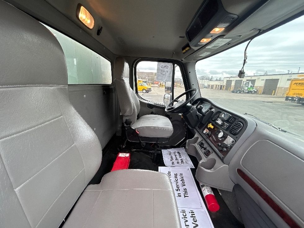 Medium Duty Box Truck-Light and Medium Duty Trucks-Freightliner-2021-M2-Brooklyn Park-MN-239,324\n\t\tmiles-$ 48,750 - Image 21