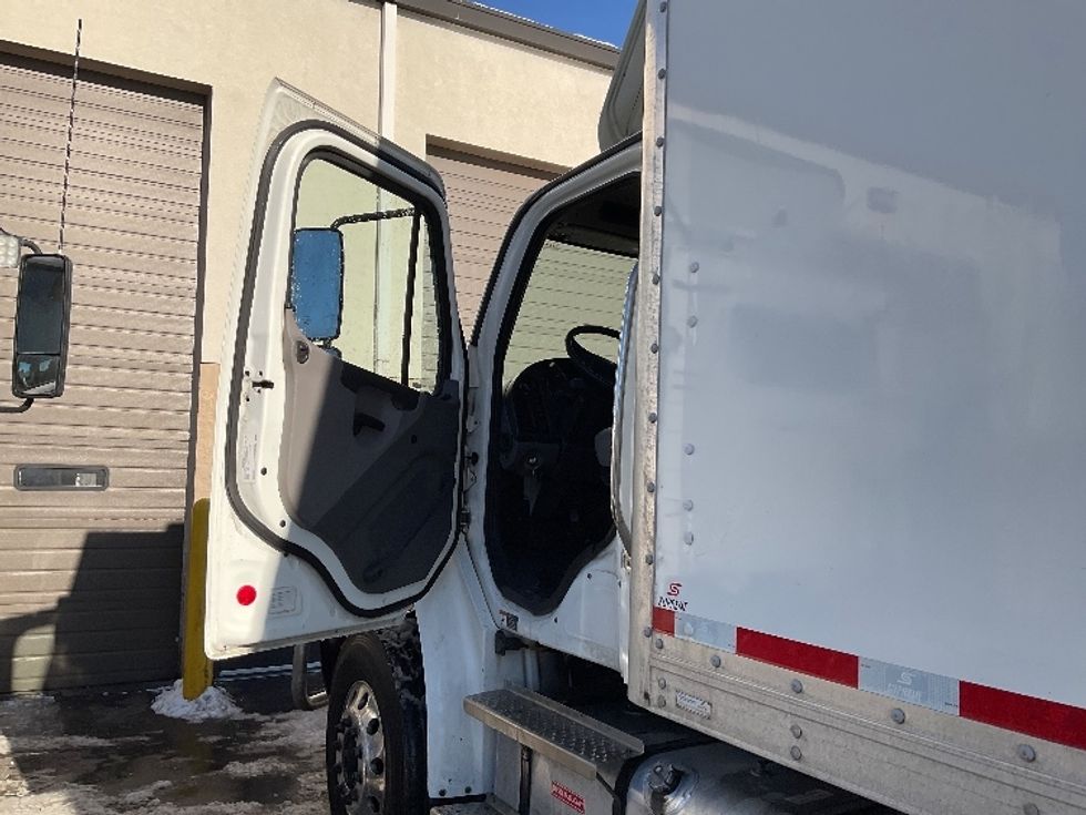 Medium Duty Box Truck-Light and Medium Duty Trucks-Freightliner-2021-M2-Brooklyn Park-MN-399,747\n\t\tmiles-$ 24,000 - Image 16