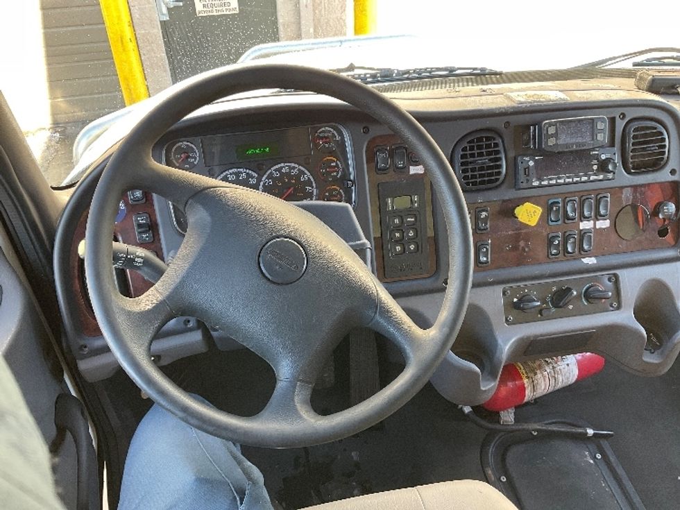 Medium Duty Box Truck-Light and Medium Duty Trucks-Freightliner-2021-M2-Brooklyn Park-MN-399,747\n\t\tmiles-$ 24,000 - Image 18
