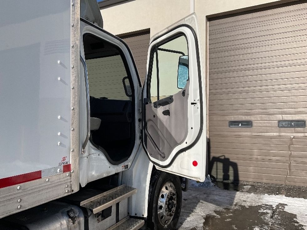 Medium Duty Box Truck-Light and Medium Duty Trucks-Freightliner-2021-M2-Brooklyn Park-MN-399,747\n\t\tmiles-$ 24,000 - Image 19