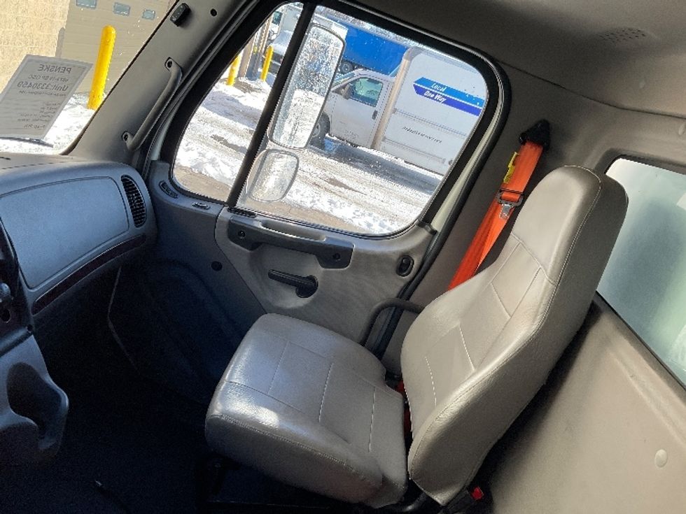 Medium Duty Box Truck-Light and Medium Duty Trucks-Freightliner-2021-M2-Brooklyn Park-MN-399,747\n\t\tmiles-$ 24,000 - Image 24