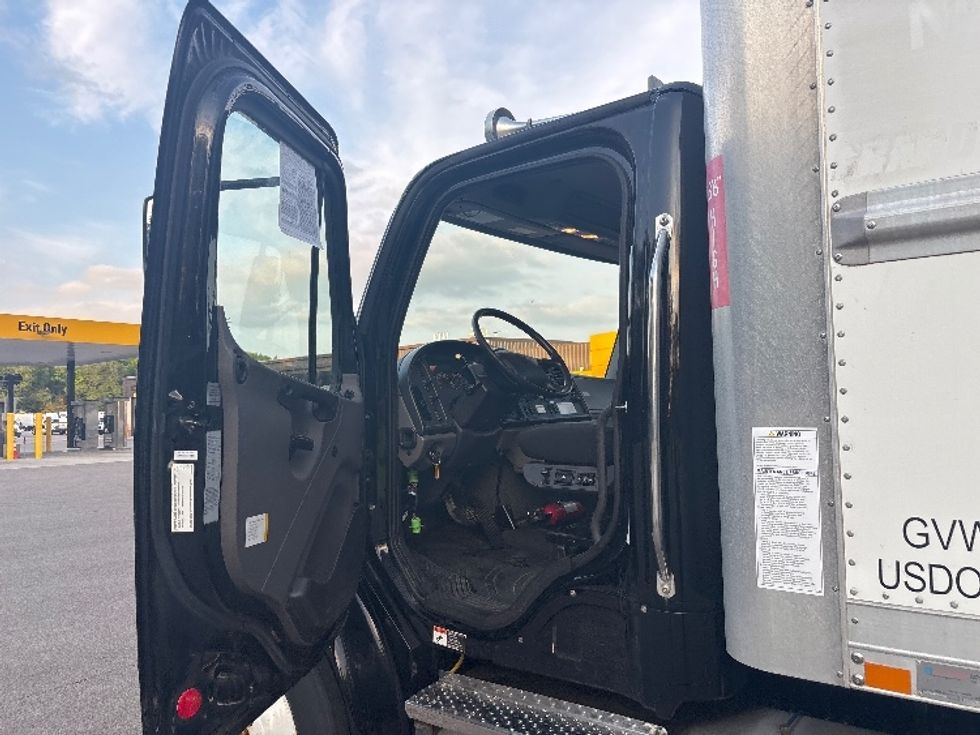 Medium Duty Box Truck-Light and Medium Duty Trucks-Freightliner-2021-M2-Byron Center-MI-205,225\n\t\tmiles-$ 53,250 - Image 16