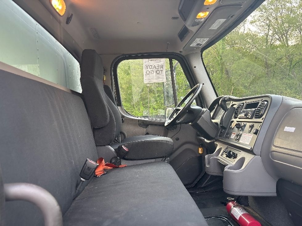 Medium Duty Box Truck-Light and Medium Duty Trucks-Freightliner-2021-M2-Byron Center-MI-205,225\n\t\tmiles-$ 53,250 - Image 22