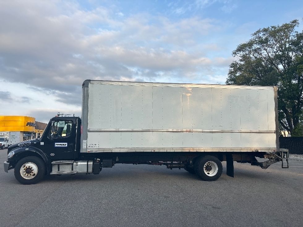 Medium Duty Box Truck-Light and Medium Duty Trucks-Freightliner-2021-M2-Byron Center-MI-205,225\n\t\tmiles-$ 53,250 - Image 4