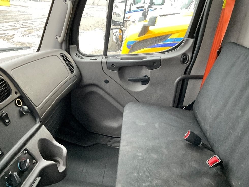 Medium Duty Box Truck-Light and Medium Duty Trucks-Freightliner-2021-M2-Cadillac-MI-252,570\n\t\tmiles-$ 39,750 - Image 18