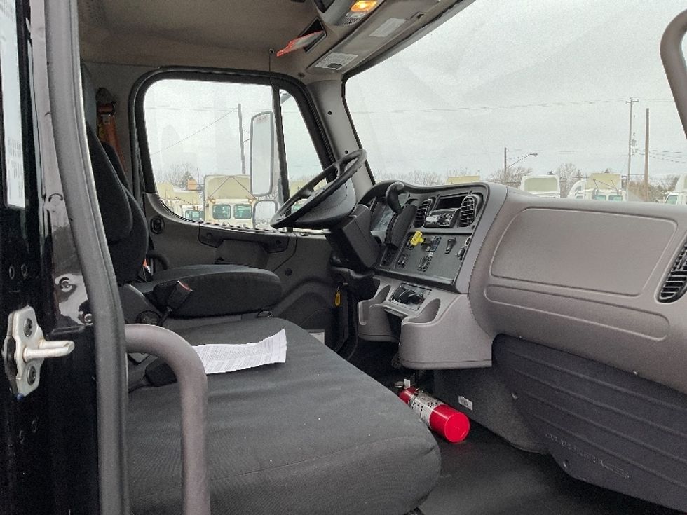 Medium Duty Box Truck-Light and Medium Duty Trucks-Freightliner-2021-M2-Cadillac-MI-252,570\n\t\tmiles-$ 39,750 - Image 21