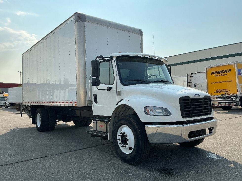 Medium Duty Box Truck-Light and Medium Duty Trucks-Freightliner-2021-M2-Calgary-AB-210,953\n\t\tkm-$ 70,000 - Image 1