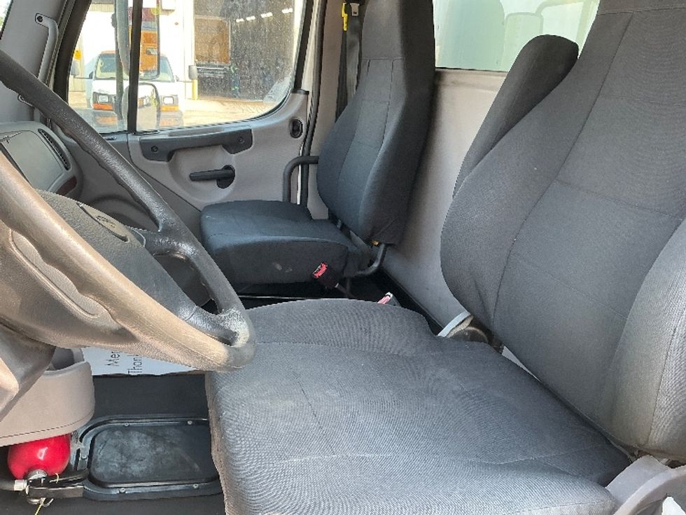 Medium Duty Box Truck-Light and Medium Duty Trucks-Freightliner-2021-M2-Calgary-AB-210,953\n\t\tkm-$ 70,000 - Image 19