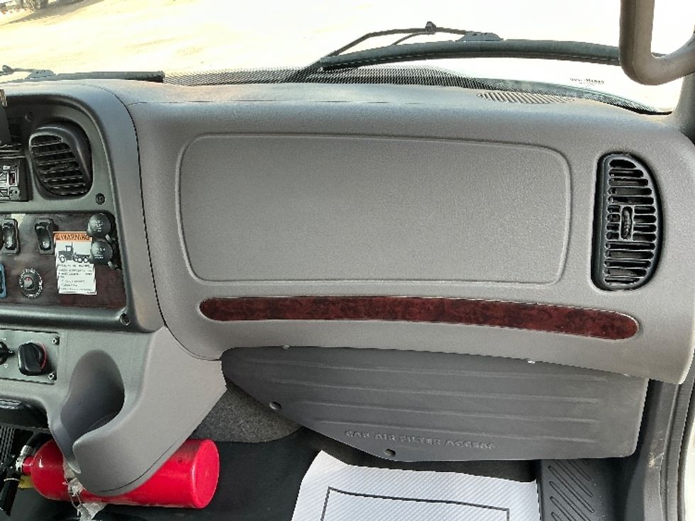 Medium Duty Box Truck-Light and Medium Duty Trucks-Freightliner-2021-M2-Calgary-AB-210,953\n\t\tkm-$ 70,000 - Image 21