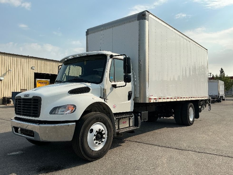 Medium Duty Box Truck-Light and Medium Duty Trucks-Freightliner-2021-M2-Calgary-AB-210,953\n\t\tkm-$ 70,000 - Image 3