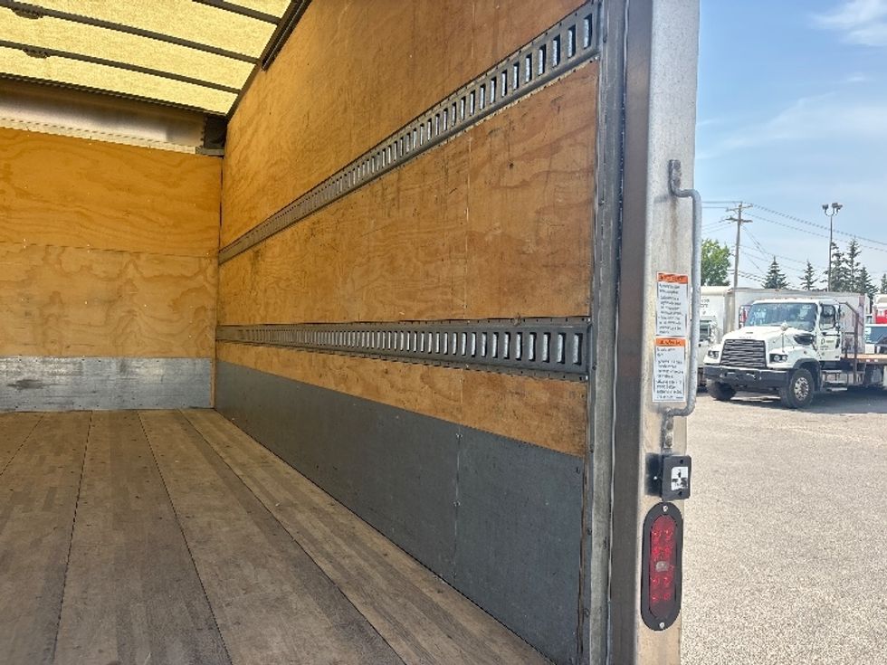 Medium Duty Box Truck-Light and Medium Duty Trucks-Freightliner-2021-M2-Calgary-AB-243,676\n\t\tkm-$ 67,000 - Image 11