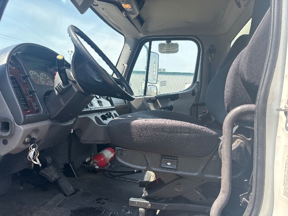 Medium Duty Box Truck-Light and Medium Duty Trucks-Freightliner-2021-M2-Calgary-AB-243,676\n\t\tkm-$ 67,000 - Image 16