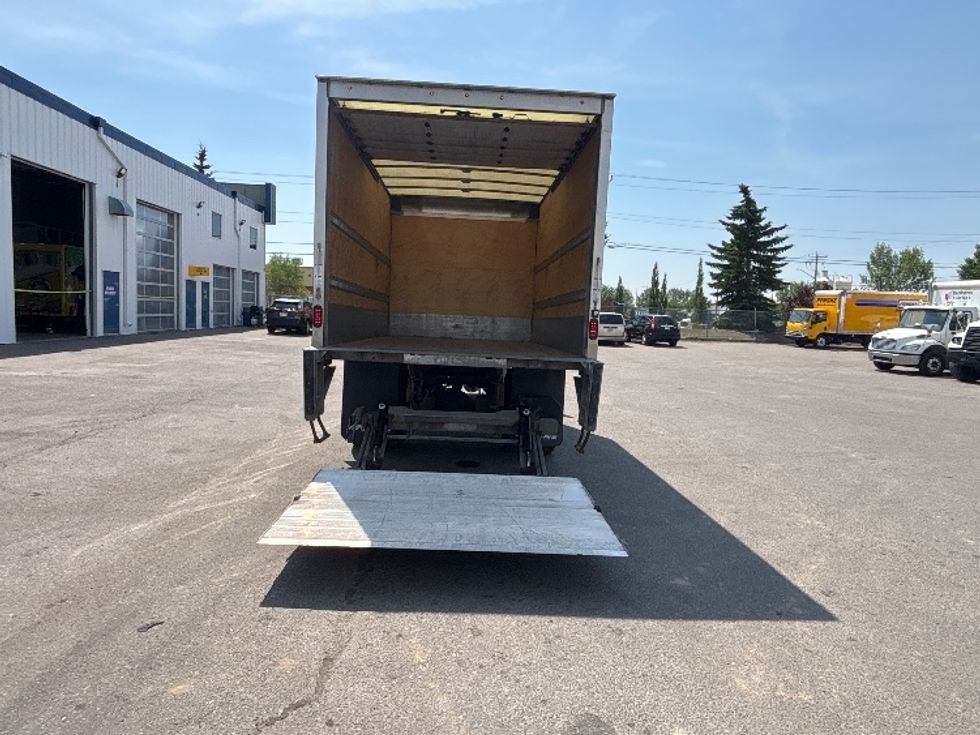 Medium Duty Box Truck-Light and Medium Duty Trucks-Freightliner-2021-M2-Calgary-AB-243,676\n\t\tkm-$ 67,000 - Image 9