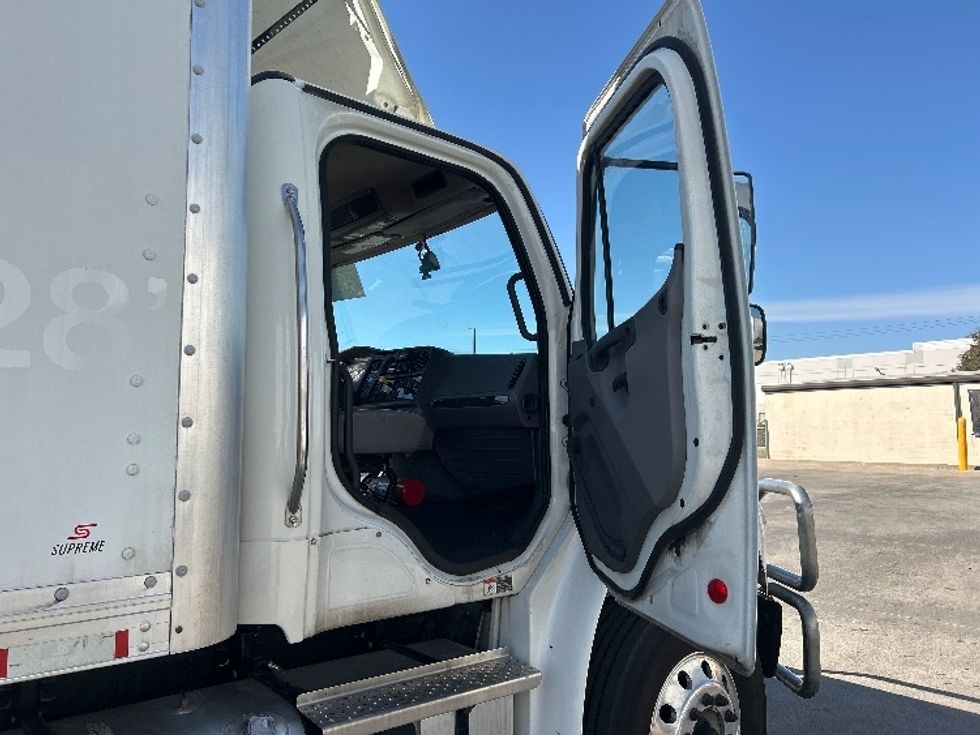 Medium Duty Box Truck-Light and Medium Duty Trucks-Freightliner-2021-M2-Carrollton-TX-218,947\n\t\tmiles-$ 40,500 - Image 20