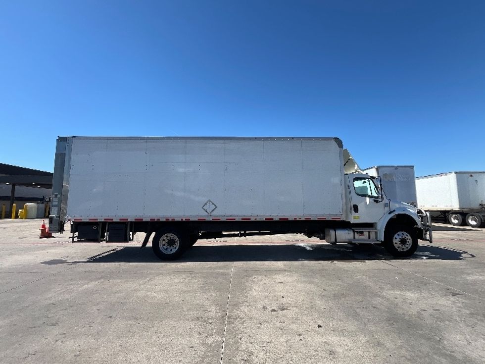 Medium Duty Box Truck-Light and Medium Duty Trucks-Freightliner-2021-M2-Carrollton-TX-258,107\n\t\tmiles-$ 32,750 - Image 15