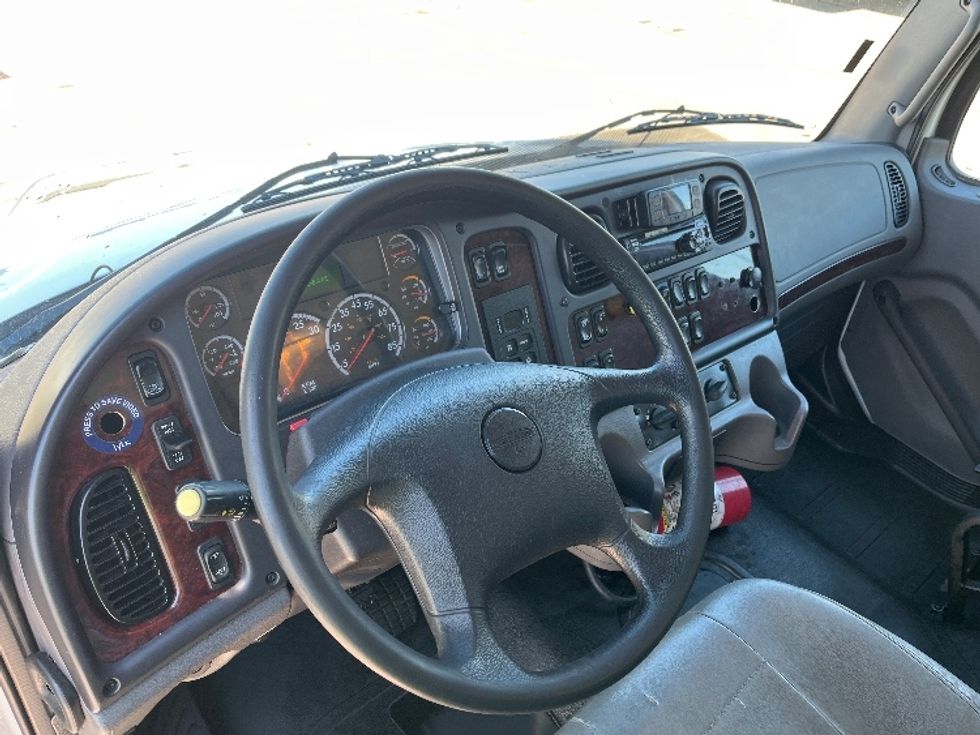 Medium Duty Box Truck-Light and Medium Duty Trucks-Freightliner-2021-M2-Carrollton-TX-258,107\n\t\tmiles-$ 32,750 - Image 17