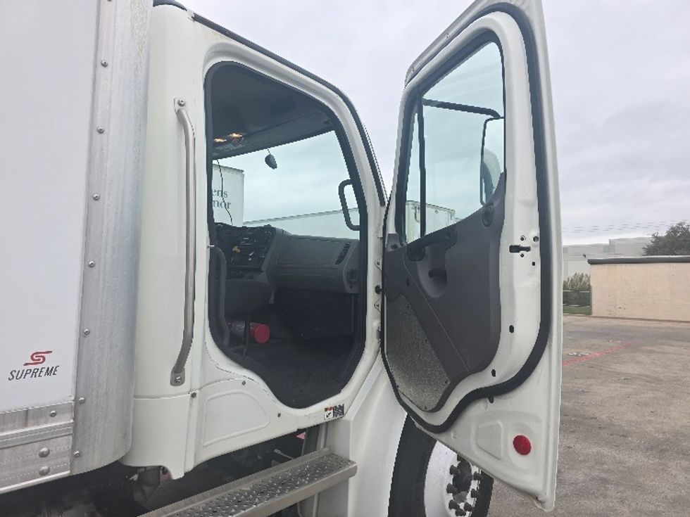 Medium Duty Box Truck-Light and Medium Duty Trucks-Freightliner-2021-M2-Carrollton-TX-28,732\n\t\tmiles-$ 72,250 - Image 20