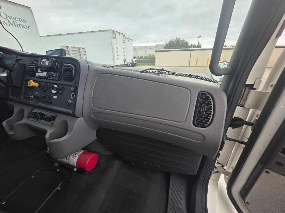 Medium Duty Box Truck-Light and Medium Duty Trucks-Freightliner-2021-M2-Carrollton-TX-28,732\n\t\tmiles-$ 72,250 - Image 21