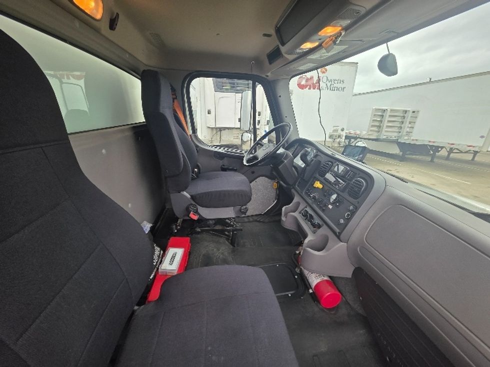 Medium Duty Box Truck-Light and Medium Duty Trucks-Freightliner-2021-M2-Carrollton-TX-28,732\n\t\tmiles-$ 72,250 - Image 22
