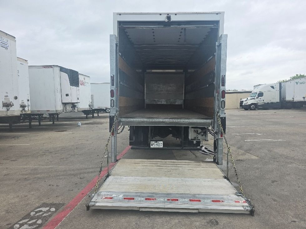 Medium Duty Box Truck-Light and Medium Duty Trucks-Freightliner-2021-M2-Carrollton-TX-28,732\n\t\tmiles-$ 72,250 - Image 9