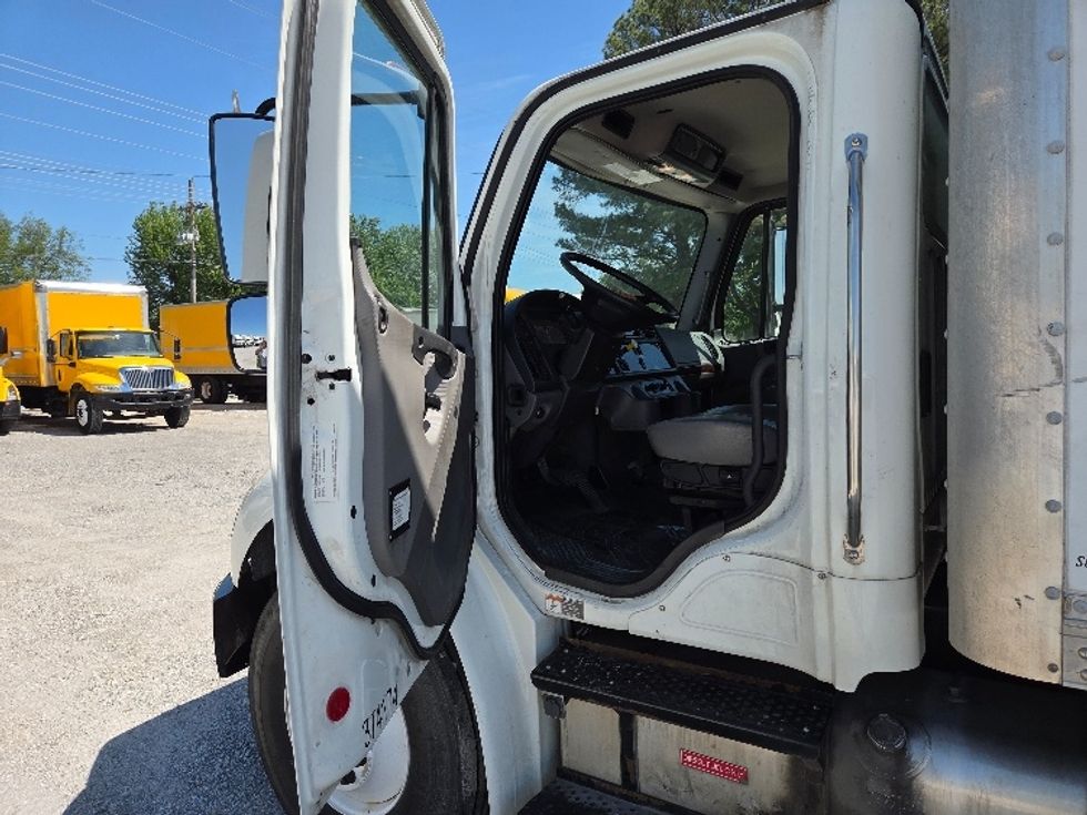 Medium Duty Box Truck-Light and Medium Duty Trucks-Freightliner-2021-M2-Carthage-MO-185,464\n\t\tmiles-$ 20,000 - Image 15