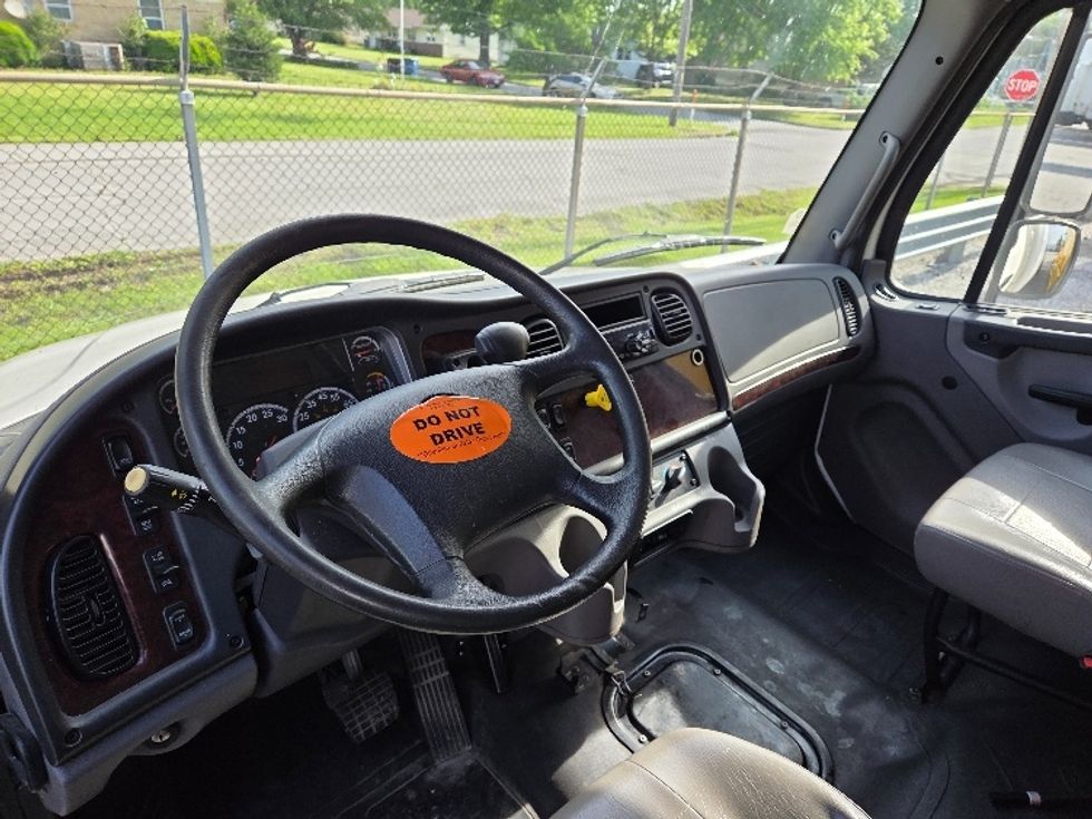 Medium Duty Box Truck-Light and Medium Duty Trucks-Freightliner-2021-M2-Carthage-MO-185,464\n\t\tmiles-$ 20,000 - Image 16