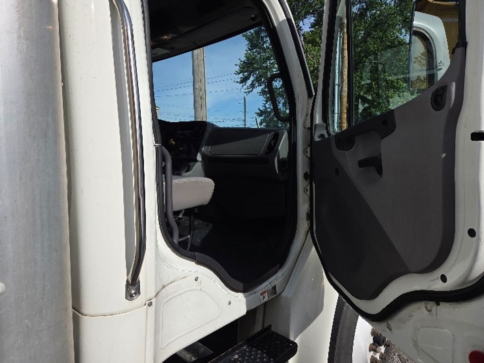 Medium Duty Box Truck-Light and Medium Duty Trucks-Freightliner-2021-M2-Carthage-MO-185,464\n\t\tmiles-$ 20,000 - Image 19