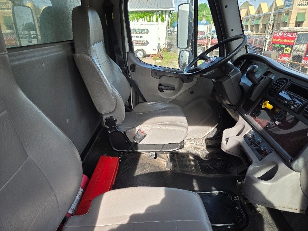 Medium Duty Box Truck-Light and Medium Duty Trucks-Freightliner-2021-M2-Carthage-MO-185,464\n\t\tmiles-$ 20,000 - Image 21