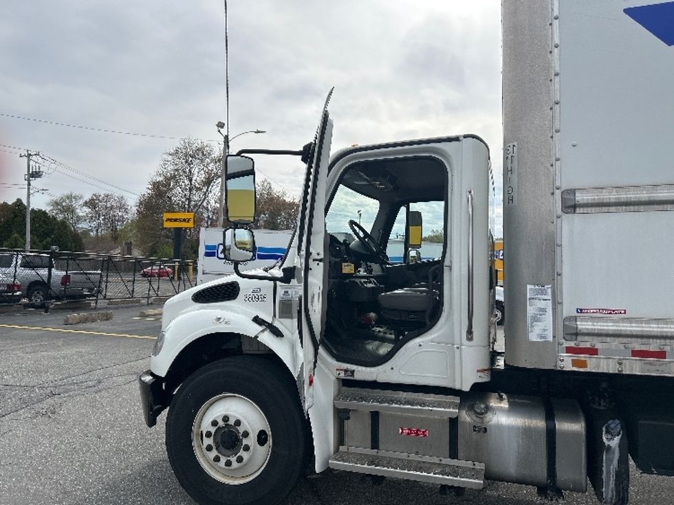 Medium Duty Box Truck-Light and Medium Duty Trucks-Freightliner-2021-M2-Chicopee-MA-204,816\n\t\tmiles-$ 53,250 - Image 16