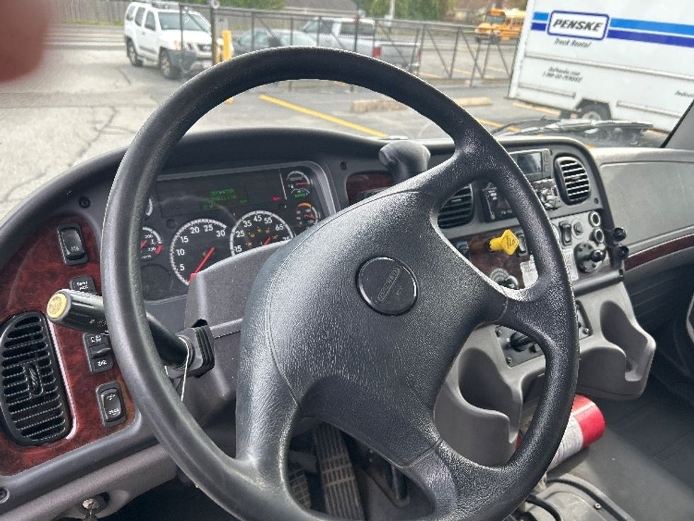 Medium Duty Box Truck-Light and Medium Duty Trucks-Freightliner-2021-M2-Chicopee-MA-204,816\n\t\tmiles-$ 53,250 - Image 17