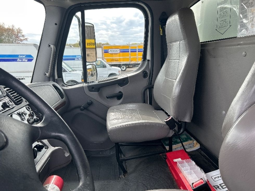 Medium Duty Box Truck-Light and Medium Duty Trucks-Freightliner-2021-M2-Chicopee-MA-204,816\n\t\tmiles-$ 53,250 - Image 19