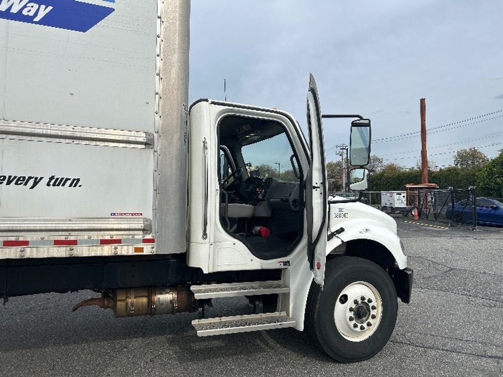 Medium Duty Box Truck-Light and Medium Duty Trucks-Freightliner-2021-M2-Chicopee-MA-204,816\n\t\tmiles-$ 53,250 - Image 20