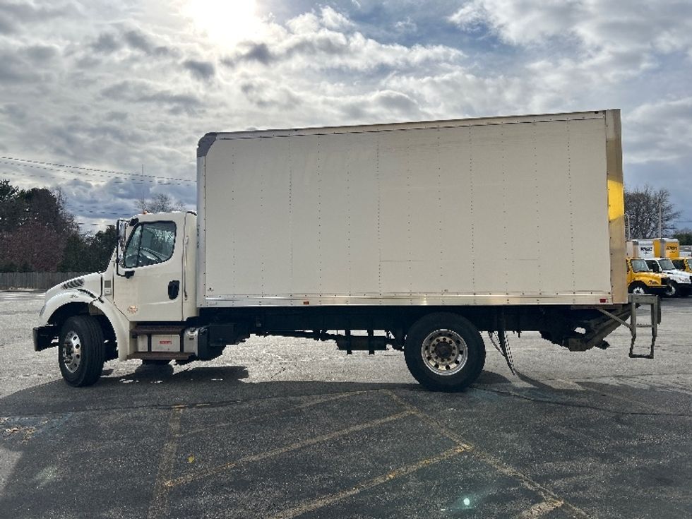 Medium Duty Box Truck-Light and Medium Duty Trucks-Freightliner-2021-M2-Chicopee-MA-83,123\n\t\tmiles-$ 53,500 - Image 4