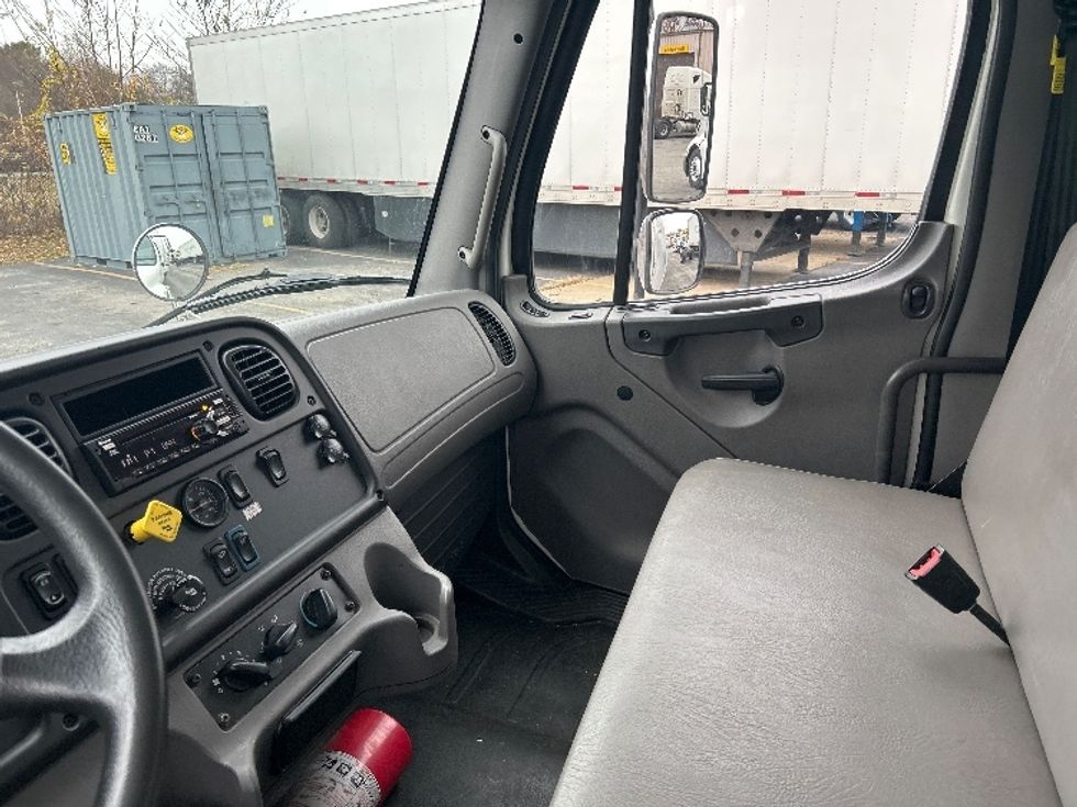 Medium Duty Box Truck-Light and Medium Duty Trucks-Freightliner-2021-M2-Chicopee-MA-91,483\n\t\tmiles-$ 53,000 - Image 19