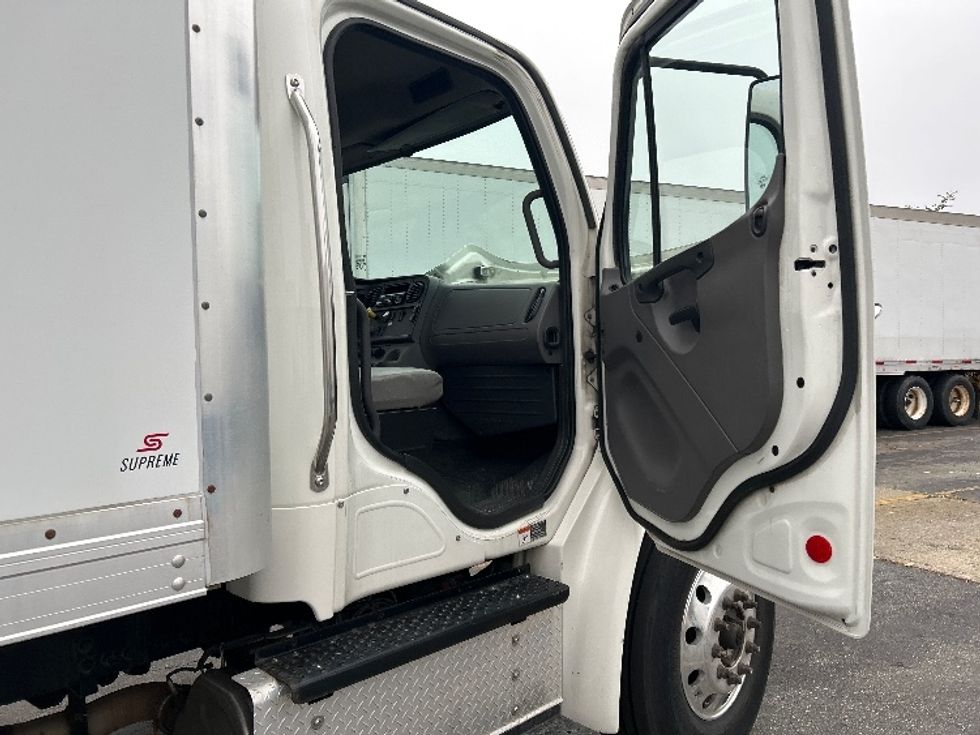Medium Duty Box Truck-Light and Medium Duty Trucks-Freightliner-2021-M2-Chicopee-MA-91,483\n\t\tmiles-$ 53,000 - Image 20