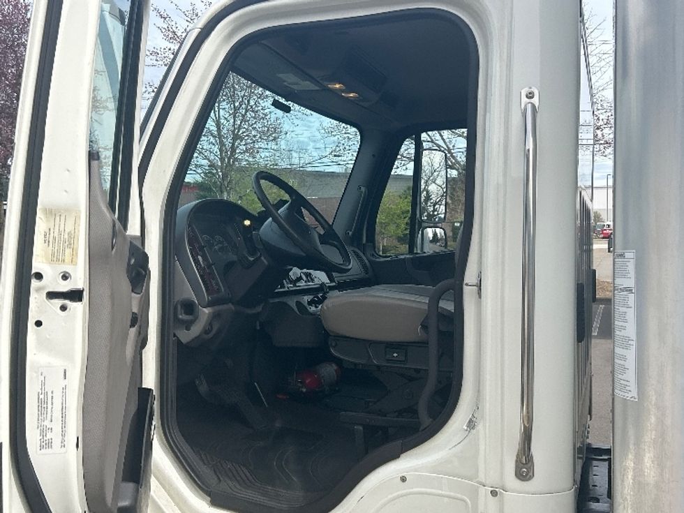 Medium Duty Box Truck-Light and Medium Duty Trucks-Freightliner-2021-M2-Clackamas-OR-46,164\n\t\tmiles-$ 59,500 - Image 15