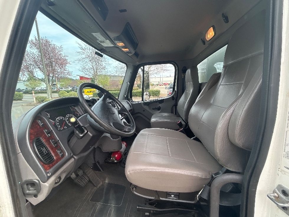 Medium Duty Box Truck-Light and Medium Duty Trucks-Freightliner-2021-M2-Clackamas-OR-46,164\n\t\tmiles-$ 59,500 - Image 16