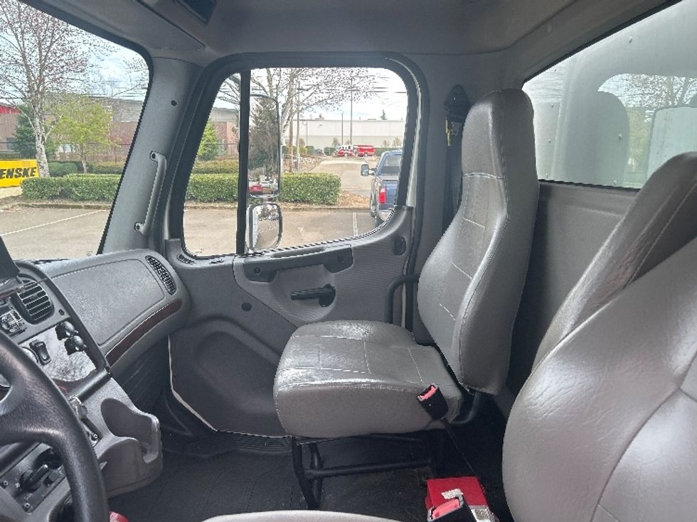 Medium Duty Box Truck-Light and Medium Duty Trucks-Freightliner-2021-M2-Clackamas-OR-46,164\n\t\tmiles-$ 59,500 - Image 18