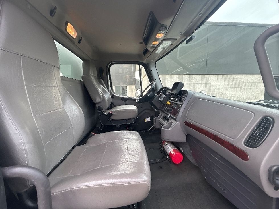 Medium Duty Box Truck-Light and Medium Duty Trucks-Freightliner-2021-M2-Clackamas-OR-46,164\n\t\tmiles-$ 59,500 - Image 21