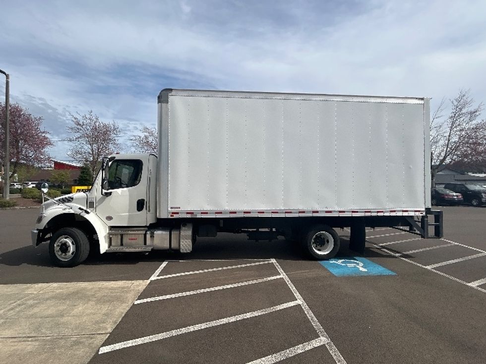Medium Duty Box Truck-Light and Medium Duty Trucks-Freightliner-2021-M2-Clackamas-OR-46,164\n\t\tmiles-$ 59,500 - Image 4