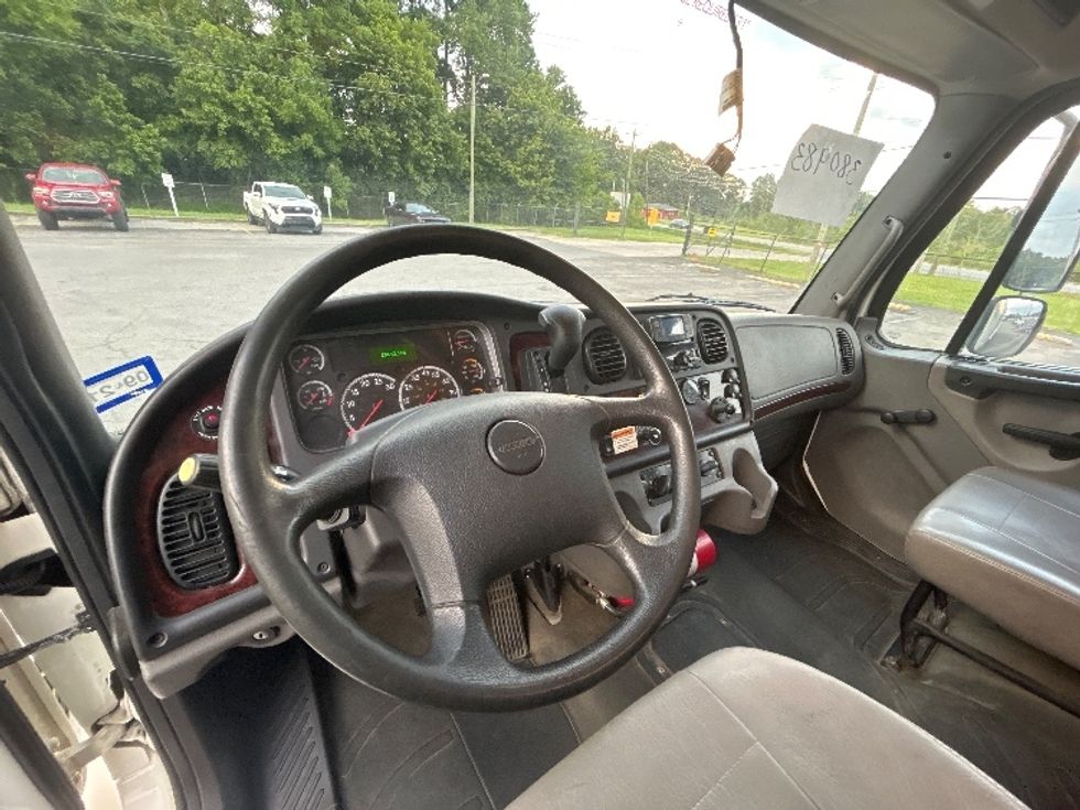 Medium Duty Box Truck-Light and Medium Duty Trucks-Freightliner-2021-M2-Cleveland-TN-128,782\n\t\tmiles-$ 75,000 - Image 17
