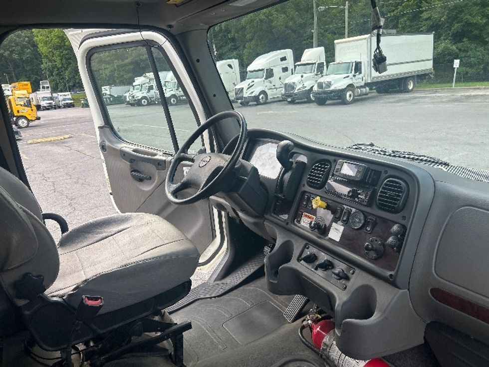 Medium Duty Box Truck-Light and Medium Duty Trucks-Freightliner-2021-M2-Cleveland-TN-128,782\n\t\tmiles-$ 75,000 - Image 22