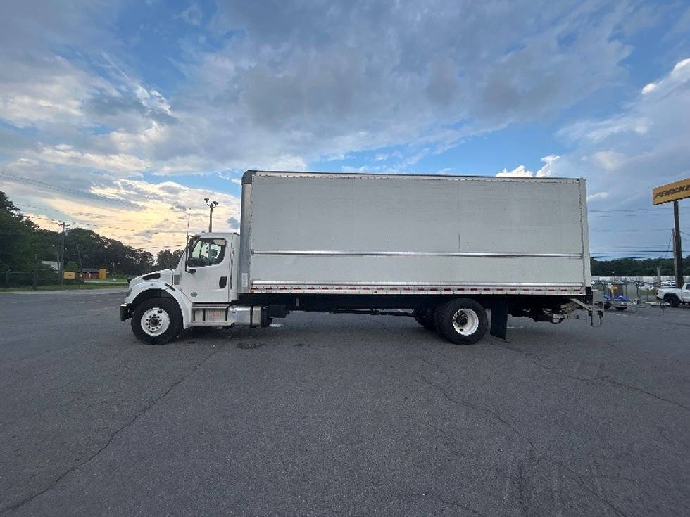 Medium Duty Box Truck-Light and Medium Duty Trucks-Freightliner-2021-M2-Cleveland-TN-128,782\n\t\tmiles-$ 75,000 - Image 4
